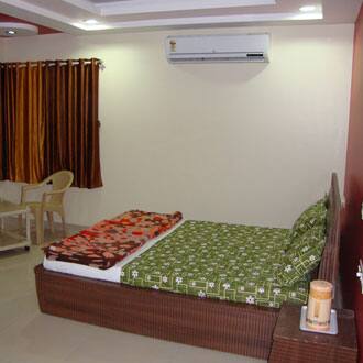 Arya Inn, Diveagar 2